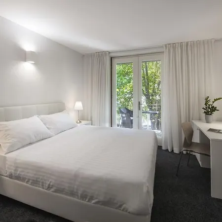 krevet i doručak Saint Alliance 3*